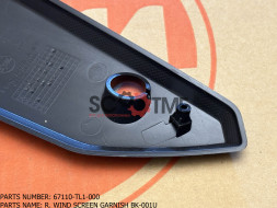 Накладка стекла правая SYM MAXSYM TL 500i [BK-001U]