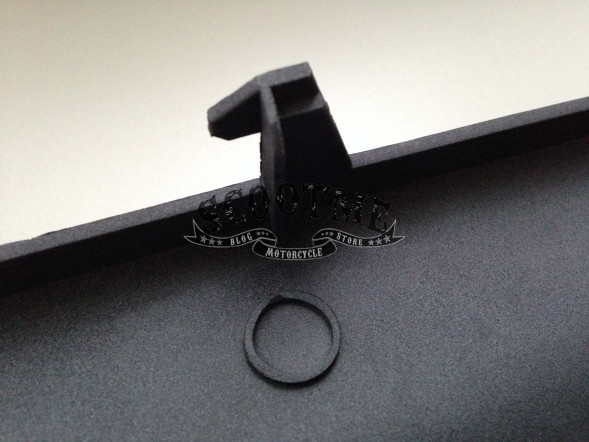 Порог правый SYM JET 4R 50 NAKED [ЦВЕТ: MATT BLACK GY7450U]