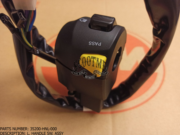 Блок переключателей левый SYM GTS 300