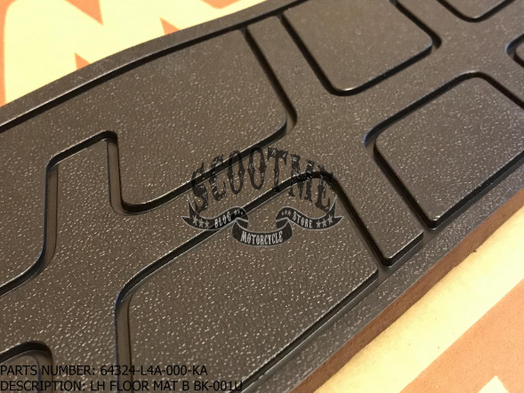 Коврик пола левая часть B SYM MAXSYM 400i ABS [ЦВЕТ: BLACK MATT BK-001U]